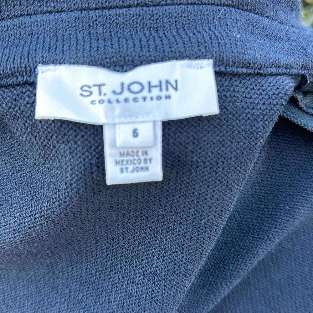 St. John Black Blazer - Picture 7 of 12